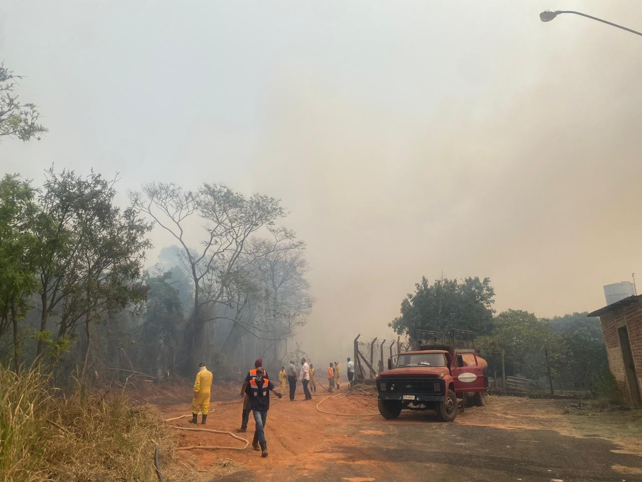 Incêndio florestal e área urbana